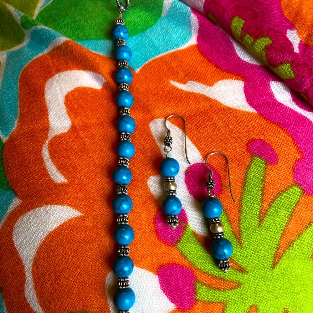 Sterling silver & turquoise magnesite bracelet & matching earrings. Like new